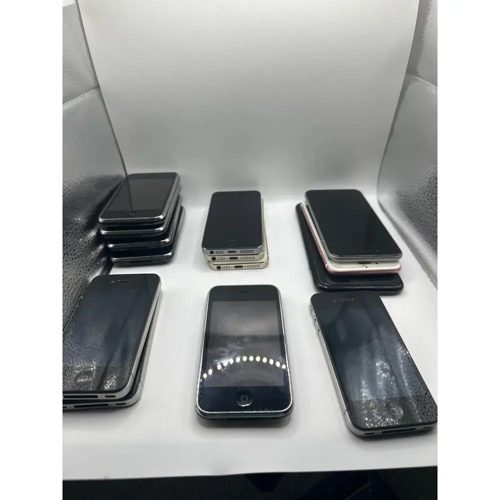 Lot of 14 IPhones For Parts Or Repair( PLEASE READ DESCRIPTION)